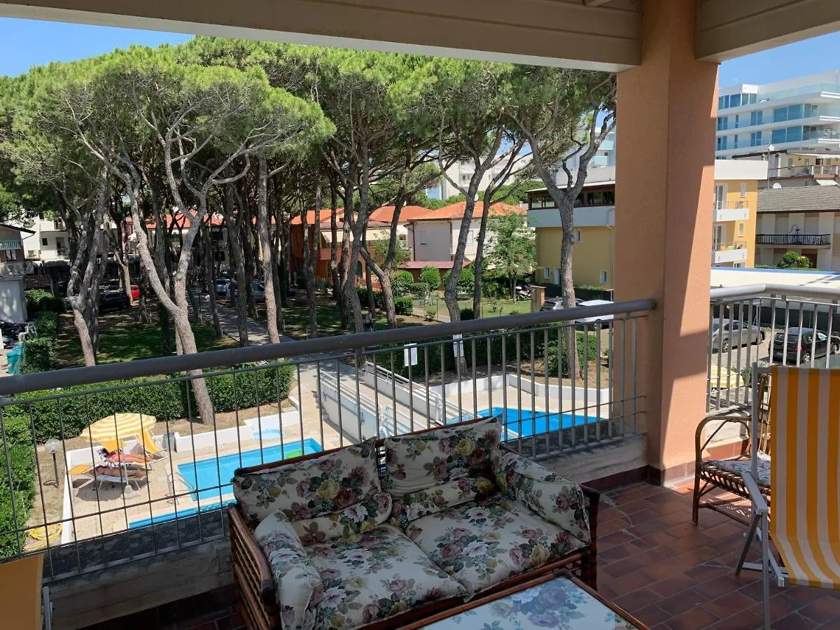 Seafront Lovely Penthouse Flat With Pool Lido di Jesolo