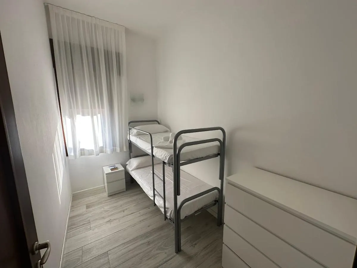 Seafront Lovely Penthouse Flat With Pool Lido di Jesolo Italy